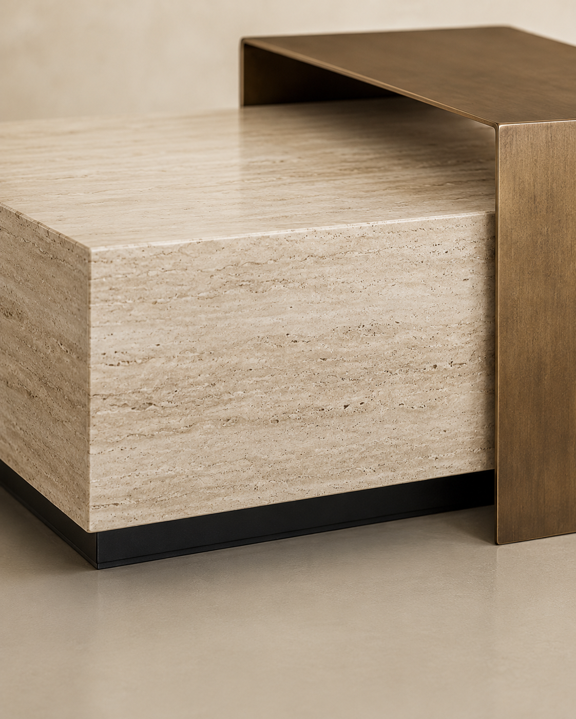 Detail view of ROCHE travertine-effect ceramic body, black base and brushed brass element by DEKATO LIVING